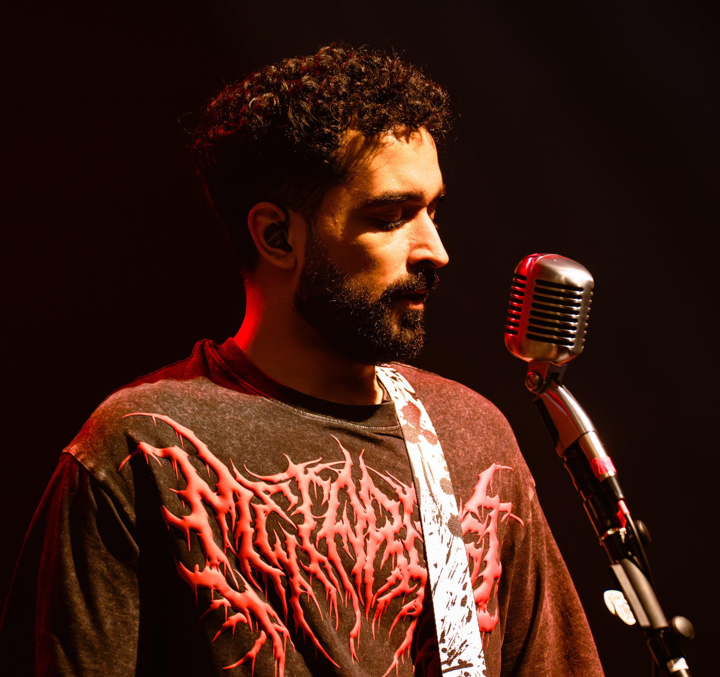 DISTRESSED RAISED RED tee