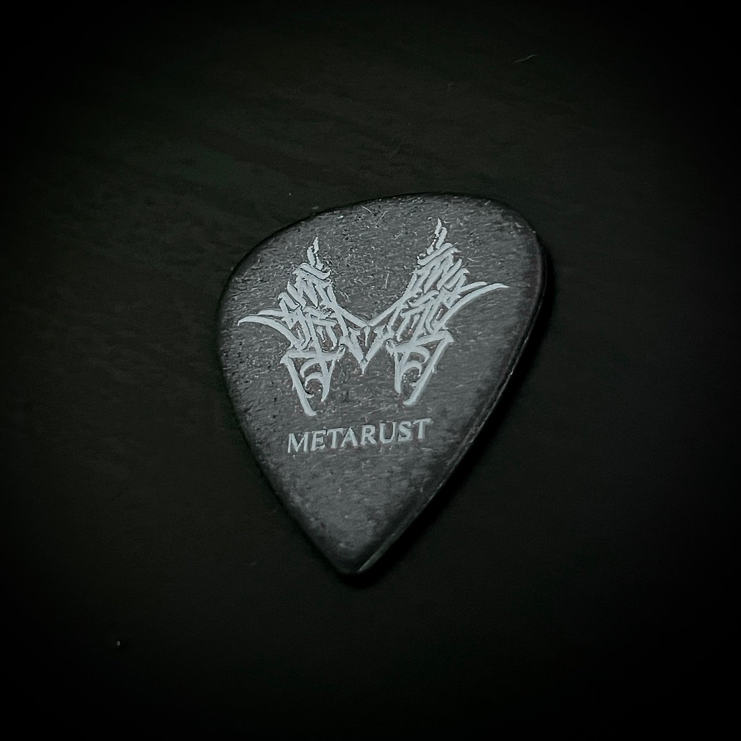 D'ADDARIO METARUST HEAVY RUSTED GUITAR PICK LOGO