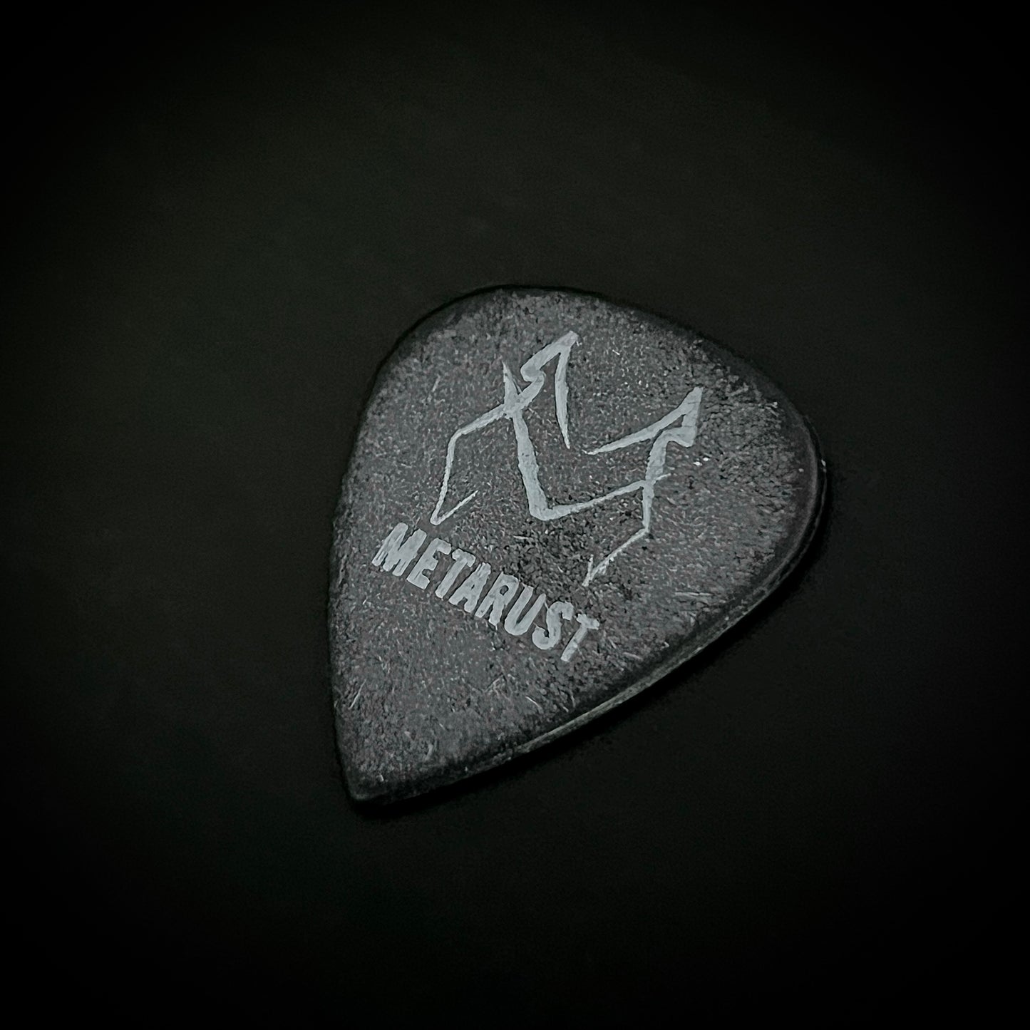 D'ADDARIO METARUST HEAVY RUSTED GUITAR PICK LOGO